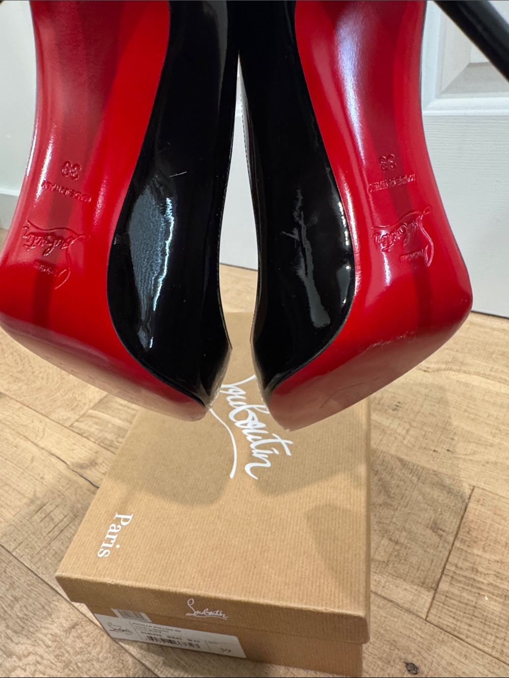 Christian Louboutin Black Patent Stiletto Pumps with Red Sole size 39 - Picture 3 of 9